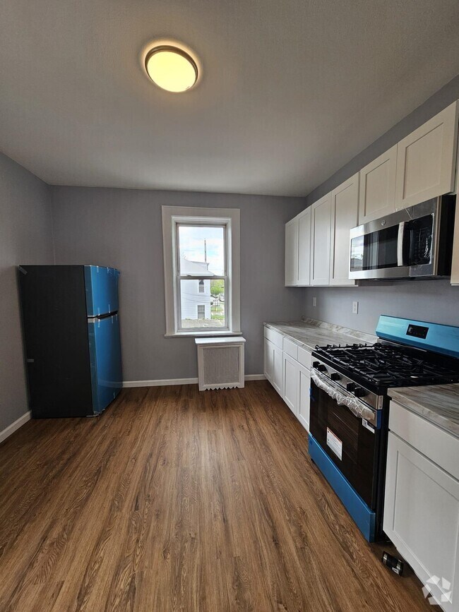 Building Photo - 506 N 13th St Unit 2nd floor Rental
