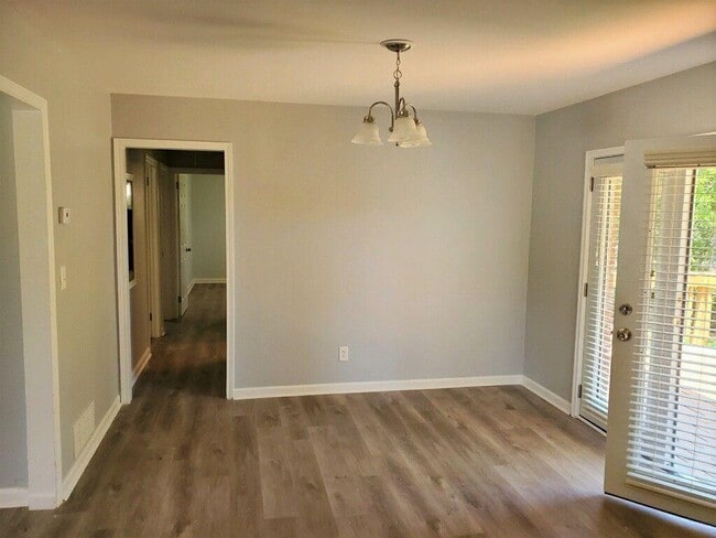 Photo - 4867 Flint Hill Rd SW