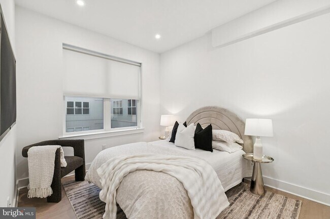 Photo - 30 W Allens Ln Unit 105