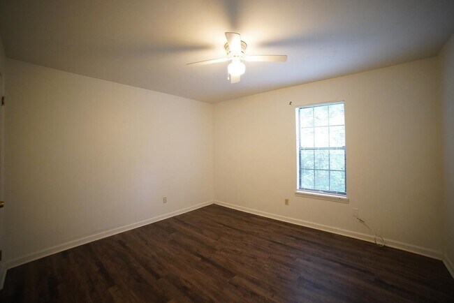 Photo - 2555 Chateau Ln Unit 2