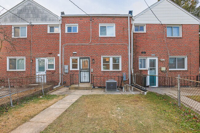 Photo - 3 Bedroom home Parkville with Parking