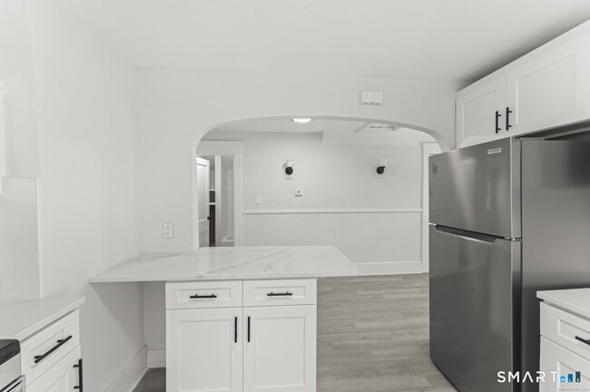 Photo - 541 Savin Ave