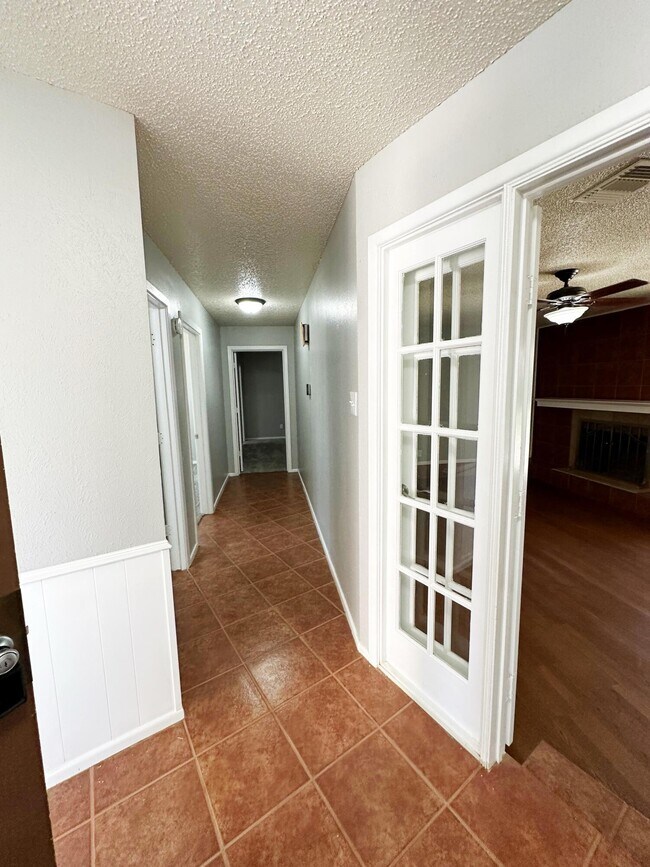 Photo - 4403 56th St