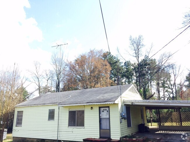 Building Photo - 3/2 Gladewater Fenced yard Rental