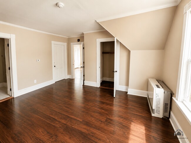 6 Hazelwood Ave Unit 2