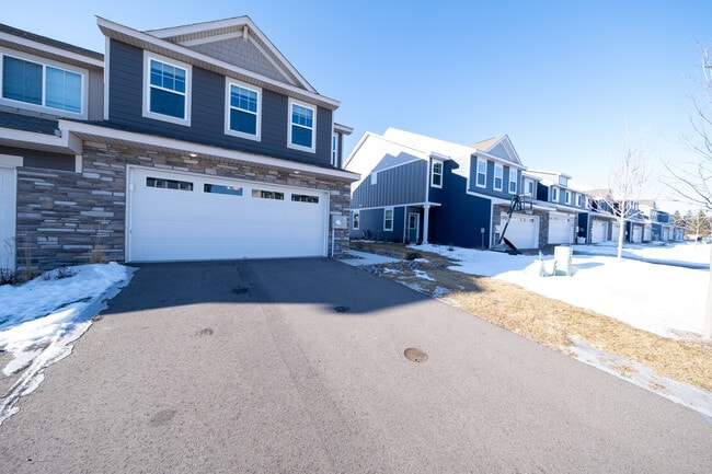 Photo - 17073 Dysart Pl