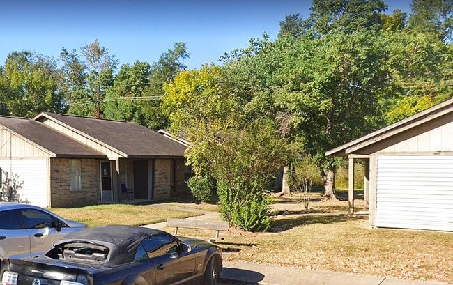 Photo - 1925 Community Action Dr