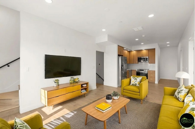 Photo - 6760 S Elman St Unidad Apt 2