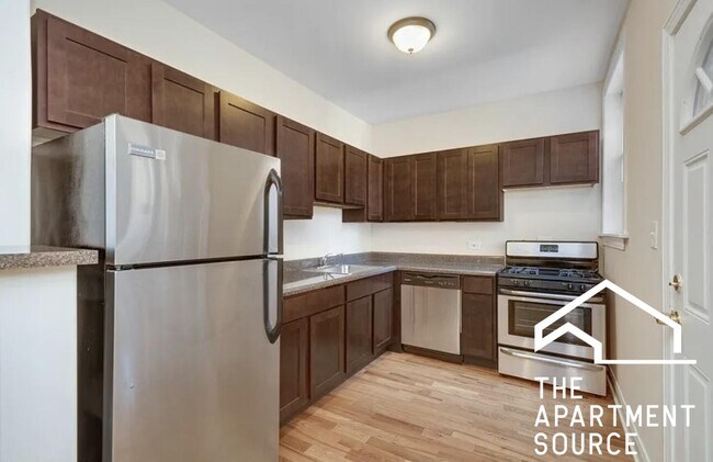 Photo - 630 W Cornelia Ave Unit 2