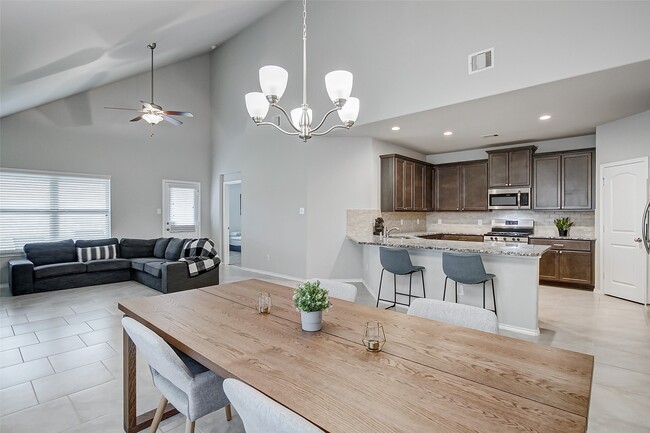 Building Photo - 23819 Padova Gardens Dr