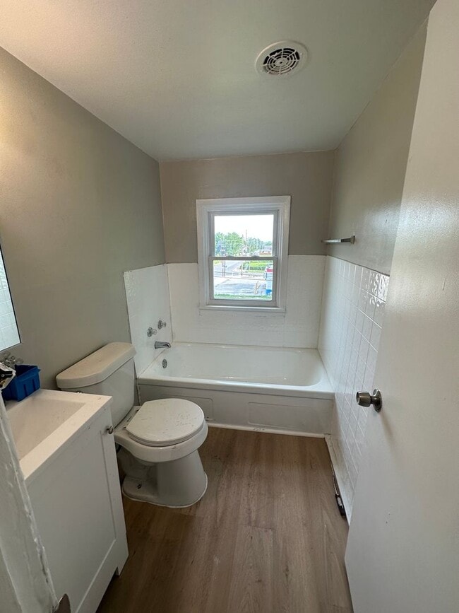 Photo - 1185 E 123rd St Unit 3