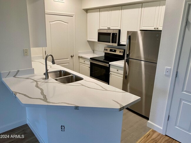 Photo - 1701 E Colter St Apartment Unit 314