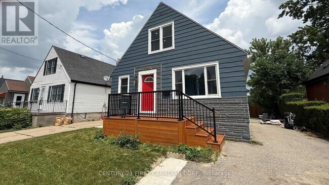 Photo - 294 Vancouver St