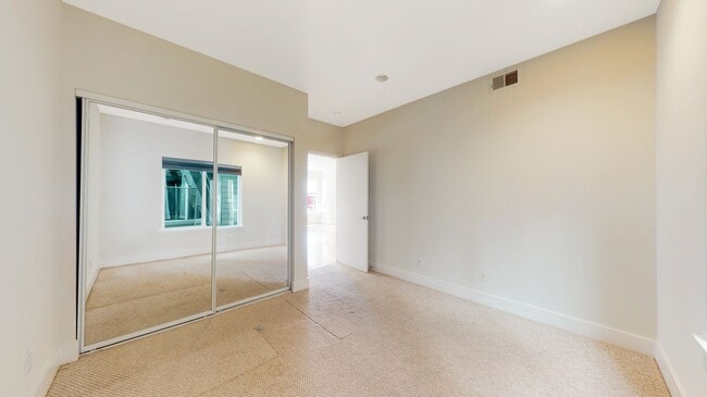 Photo - 2 bedroom 1 bathroom with Garage Parking