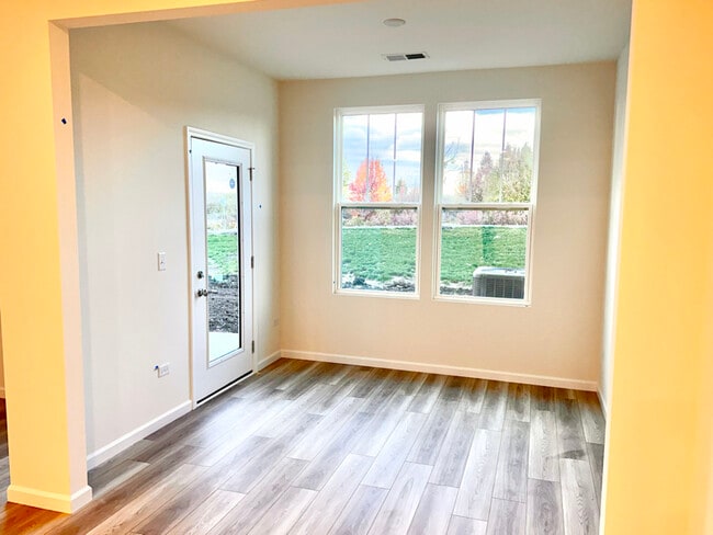 Photo - 604 Switchgrass Wy