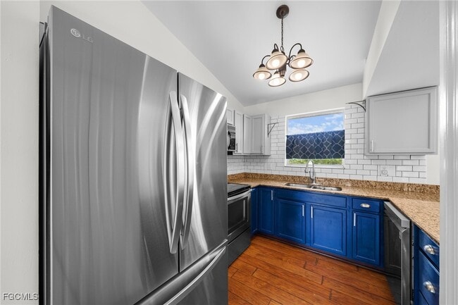 Building Photo - 3911 SW 11th Pl Rental