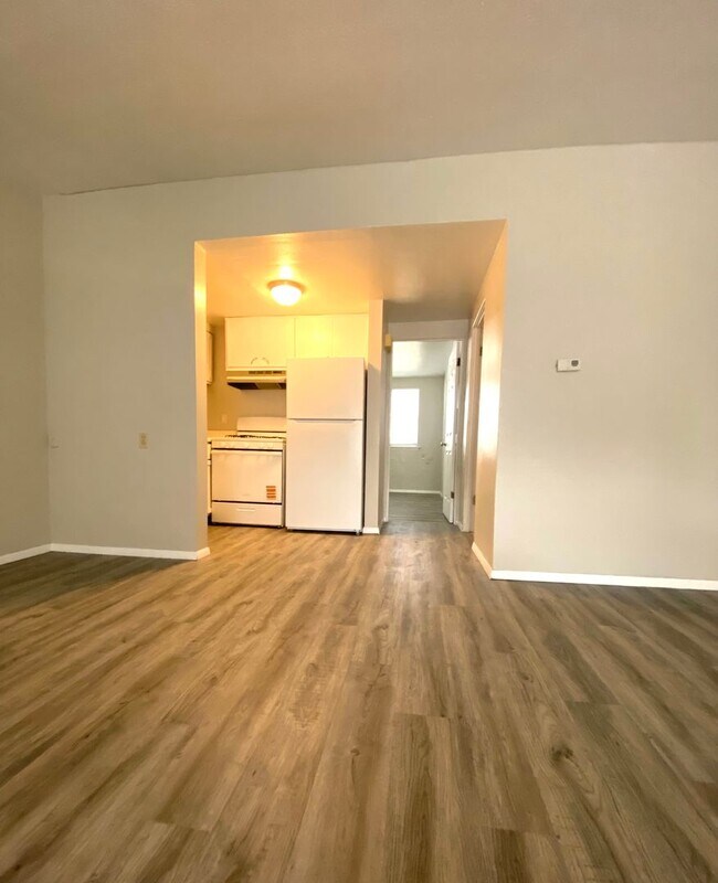 Photo - 1005 Veerman St Unit 6