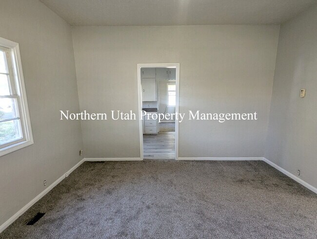 Photo - Lower Unit 2 Bed, 1 Bath Unidad Down