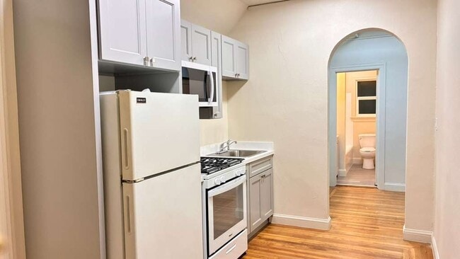 Photo - 1650 Oxford St