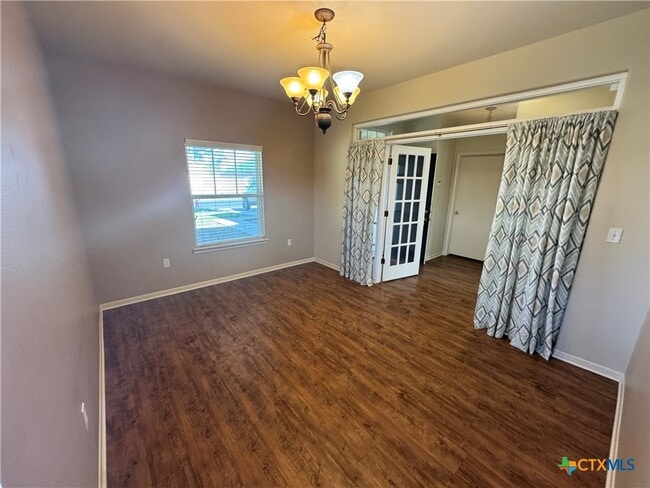 Photo - 106 Pin Oak Ct