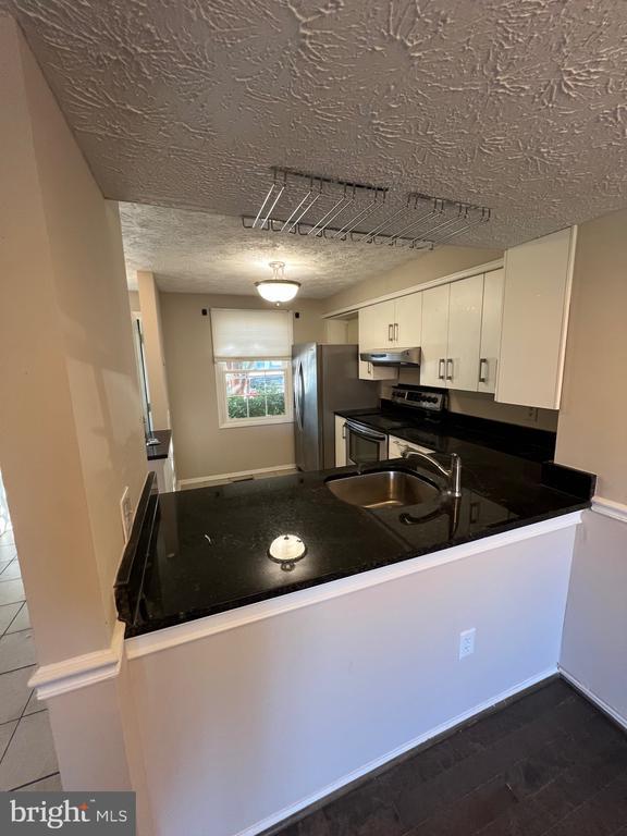 Photo - 2832 S Meade St