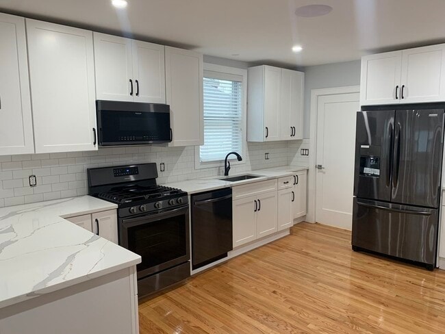 Photo - 115 Shore Dr Unit 1