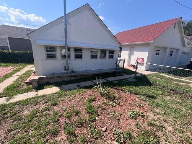 Photo - 1824 E San Rafael St