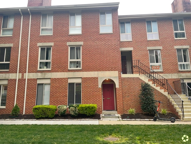 Building Photo - 510 S Charles St Rental