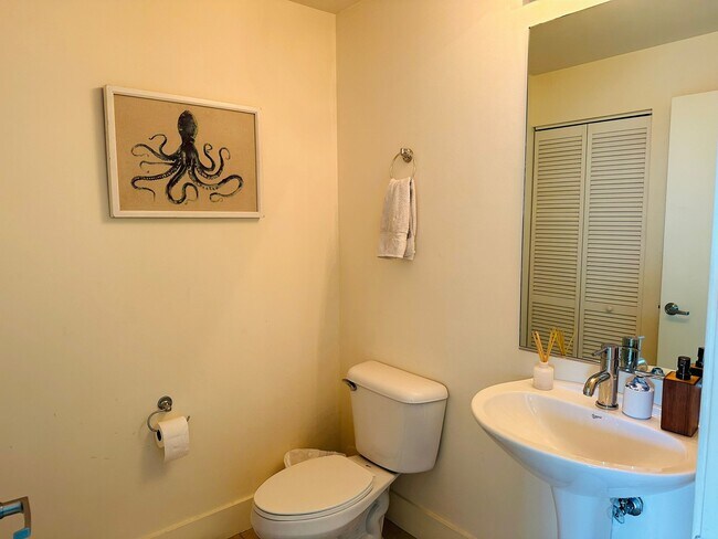 888 Biscayne Blvd Unit 311
