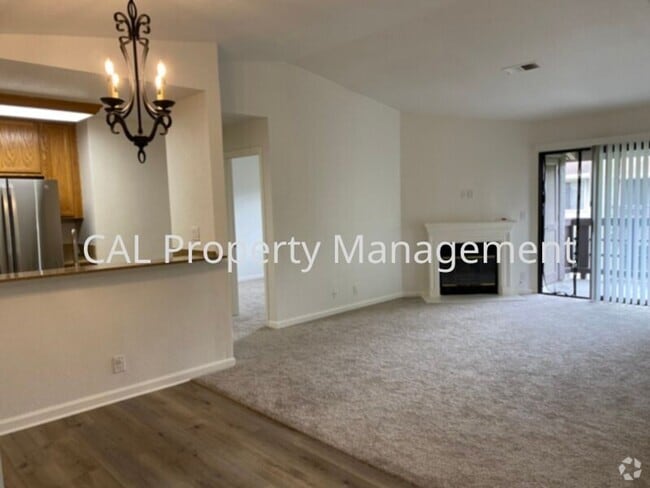 Building Photo - 2 bedroom 2 bathroom condo on North Salina... Unit P, Salinas , CA, 93906
