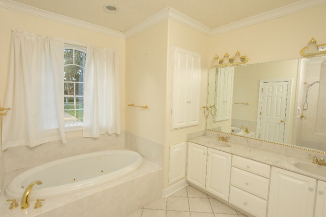 Photo - 215 S Harrington Rd