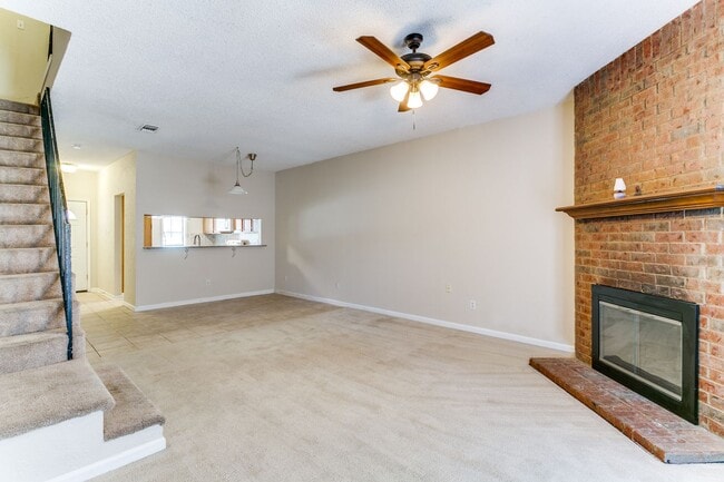 238 Samuel Blvd