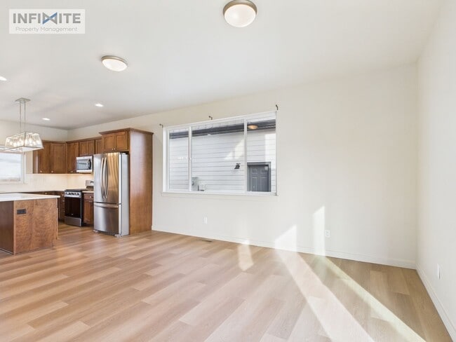 Photo - 3 Bedroom plus office space - Modern Comfo...