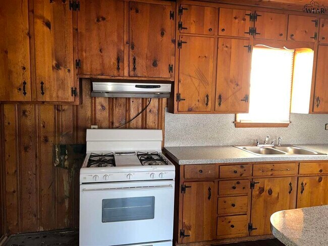 Photo - 1118 Ireland St