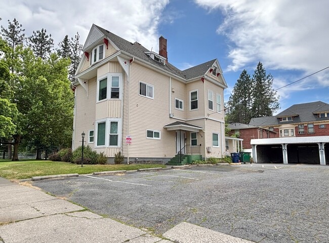 176 S Chestnut St Unidad 8