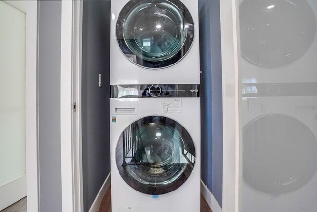 Photo - 441 W Queen St Unidad 04