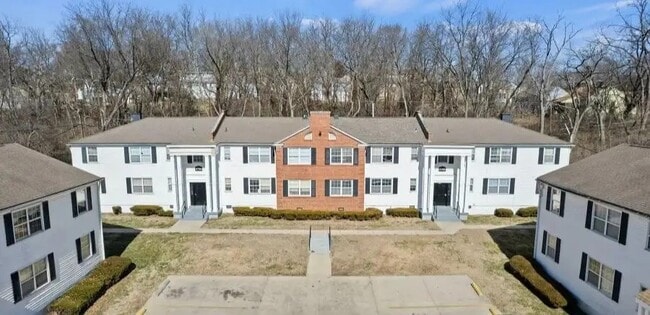 Plaza Hill Manor Apartments