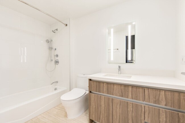 Photo - Urban Living w/Amenities - Studio w/1ba/1pkg PETS NEGOTIABLE! Unit 308