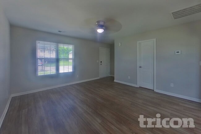 Photo - 532 Gentle Breeze Ln