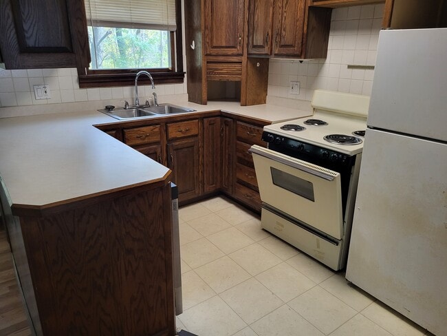 Photo - 1223 E Nimisila Rd