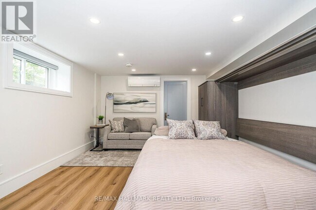 Photo - 202 Rusholme Rd Unit House