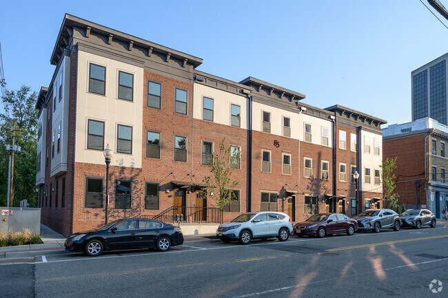 The Flats @ 85