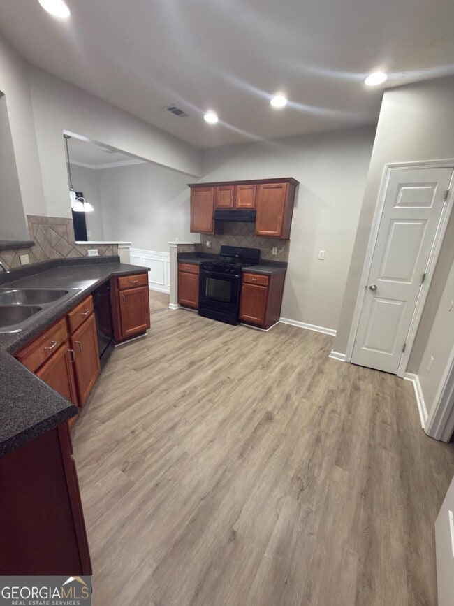 Photo - 6106 Allpoint Way