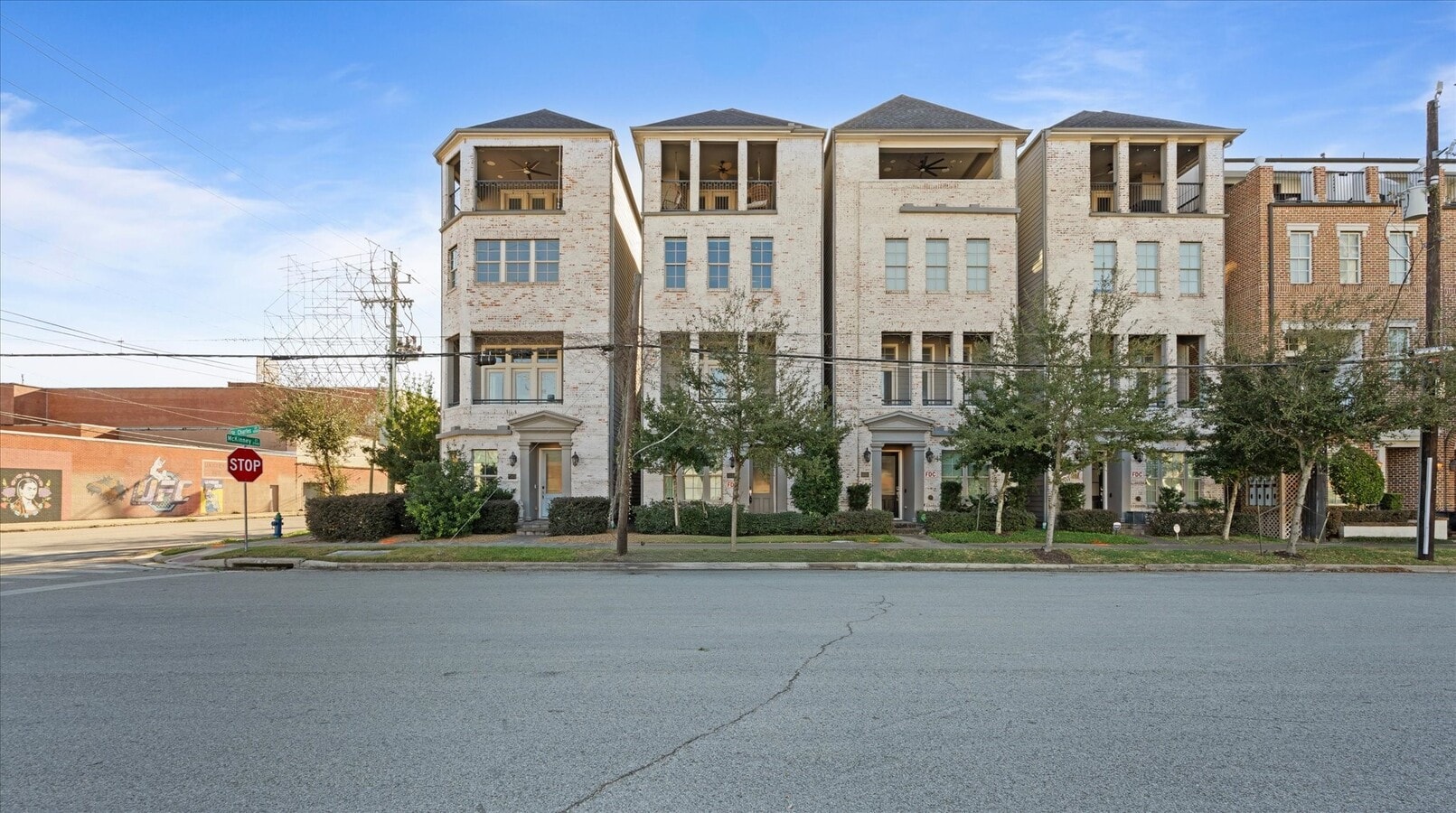 Photo - 1005 St Charles St