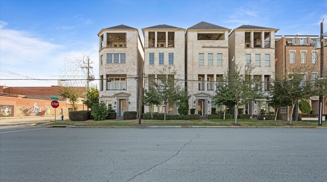 Photo - 1005 St Charles St