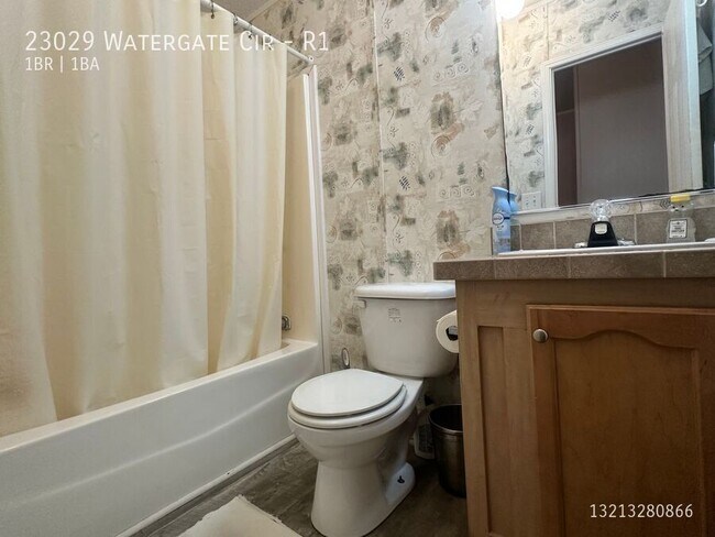 23029 Watergate Cir Unit R1