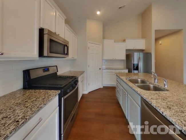 Photo - 6646 Laurelwood Dr
