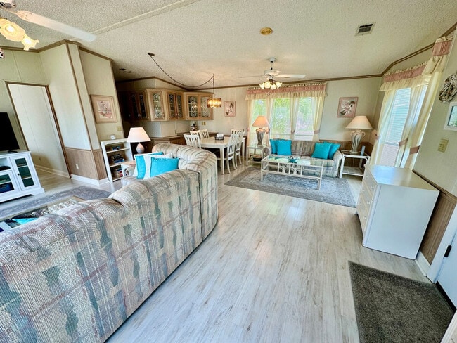 Building Photo - 2023 Nettles Blvd