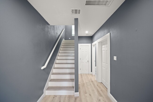 Photo - 2110 Oatfield Dr