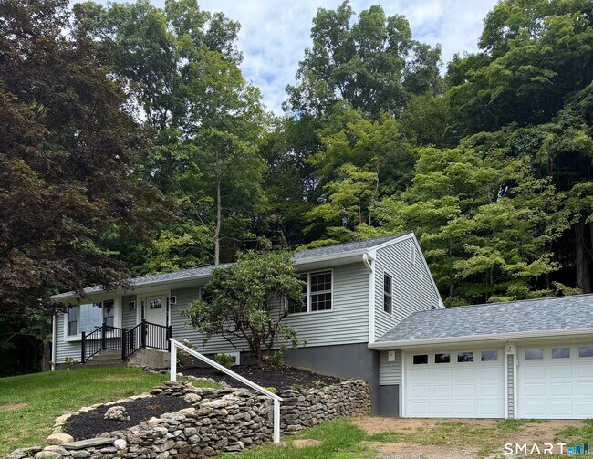Photo - 211 Kent Hollow Rd